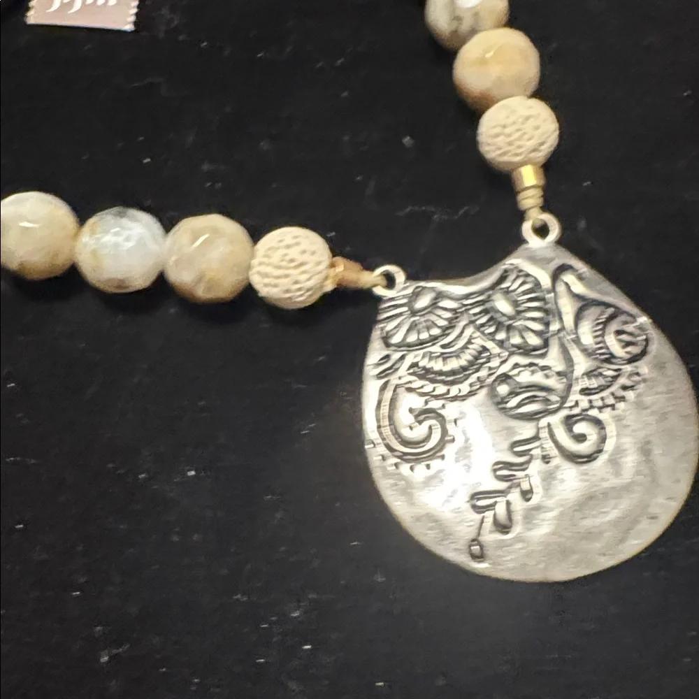 J. Jill Adjustable Beaded Pendant Necklace. (BJ111) - Picture 6 of 7